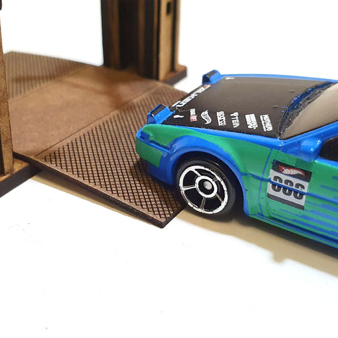 1/64th Scale Twin Post Lift